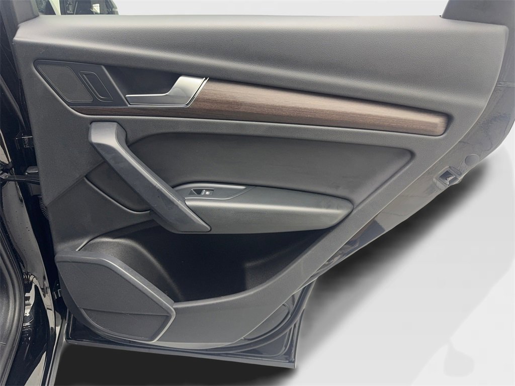 Used 2022 Audi Q5 2.0T Premium w/ Convenience Package image 43