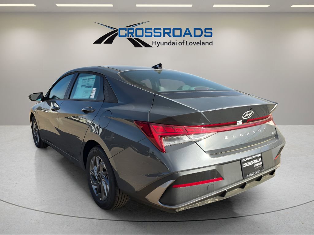New 2025 Hyundai Elantra Blue image 3