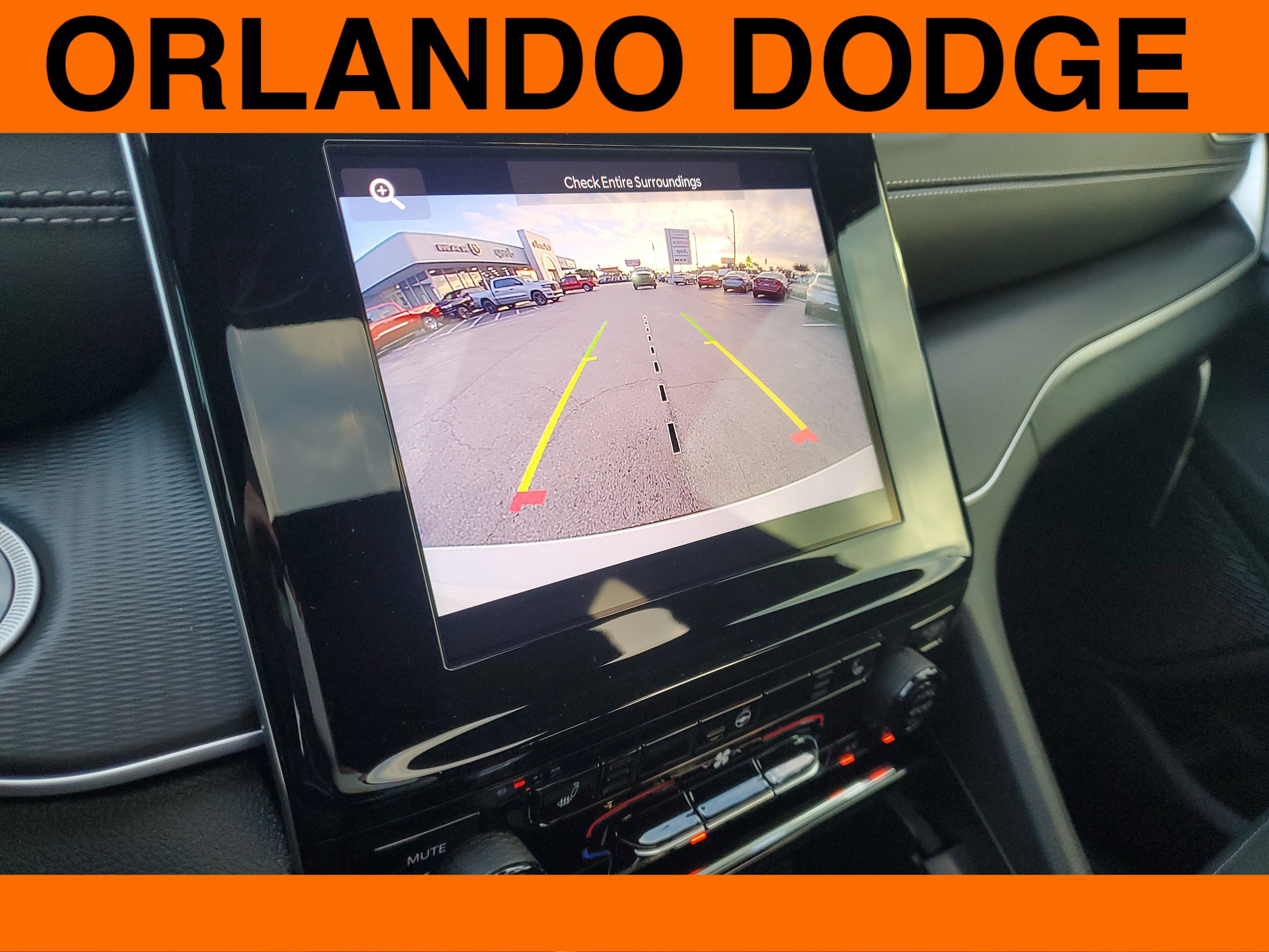 New 2025 Jeep Grand Cherokee L Laredo image 18