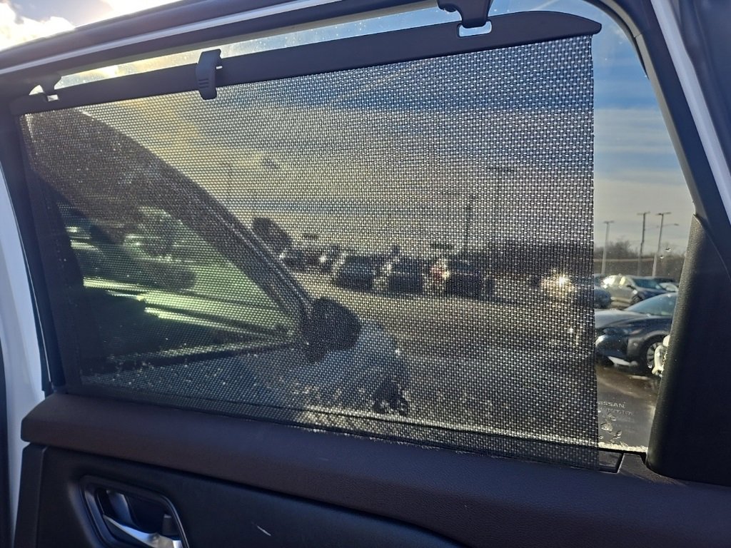 Used 2023 Nissan Rogue SV w/ SV Premium Package image 31