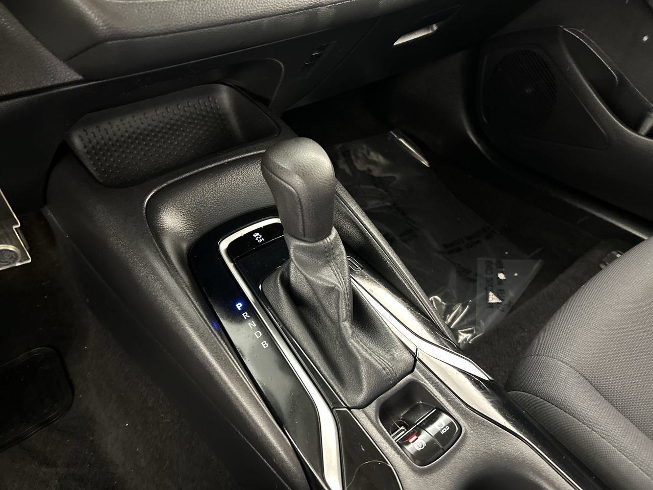 Used 2021 Toyota Corolla LE FWD image 15