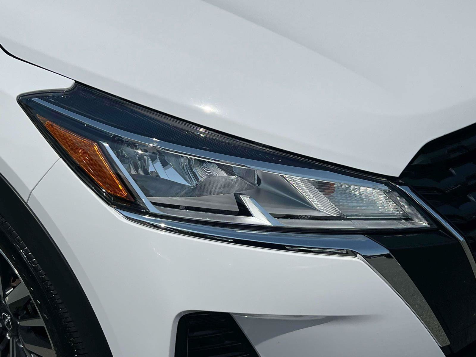 Used 2024 Nissan Kicks SV FWD image 7