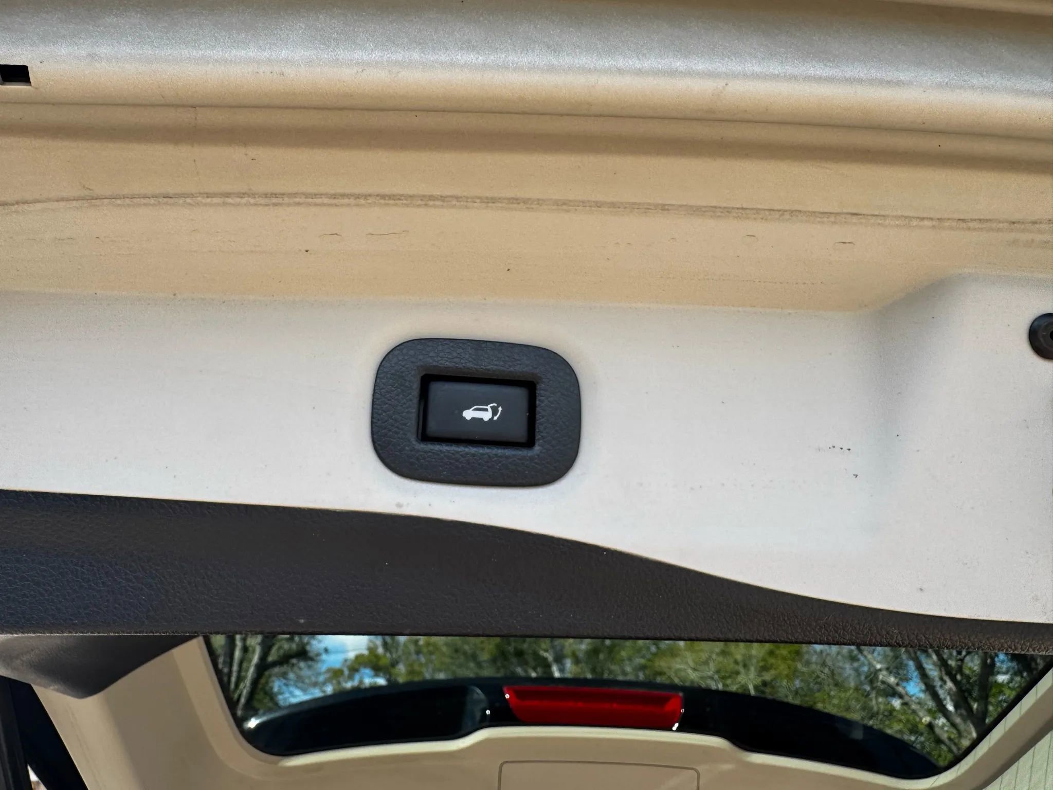 Used 2018 Nissan Rogue SV w/ Premium Package image 7