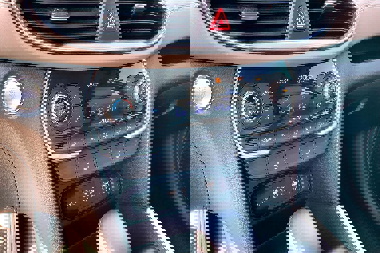 Used 2019 Hyundai Santa Fe Limited w/ Cargo Package image 31