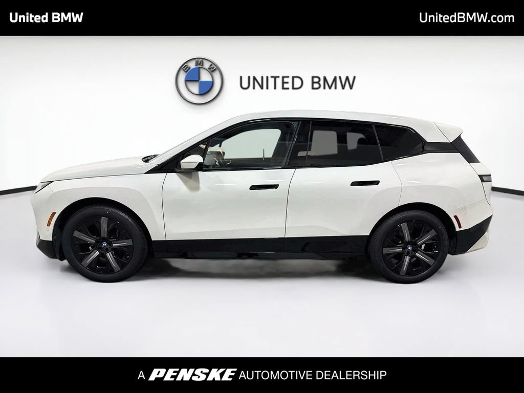 Used 2024 BMW iX xDrive50 w/ Sport Package AWD/4WD image 8
