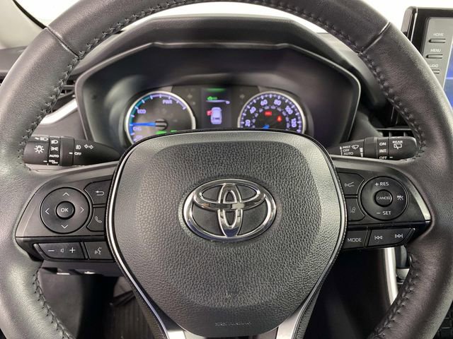 Used 2020 Toyota RAV4 XLE w/ XLE Grade Weather Package AWD/4WD image 15