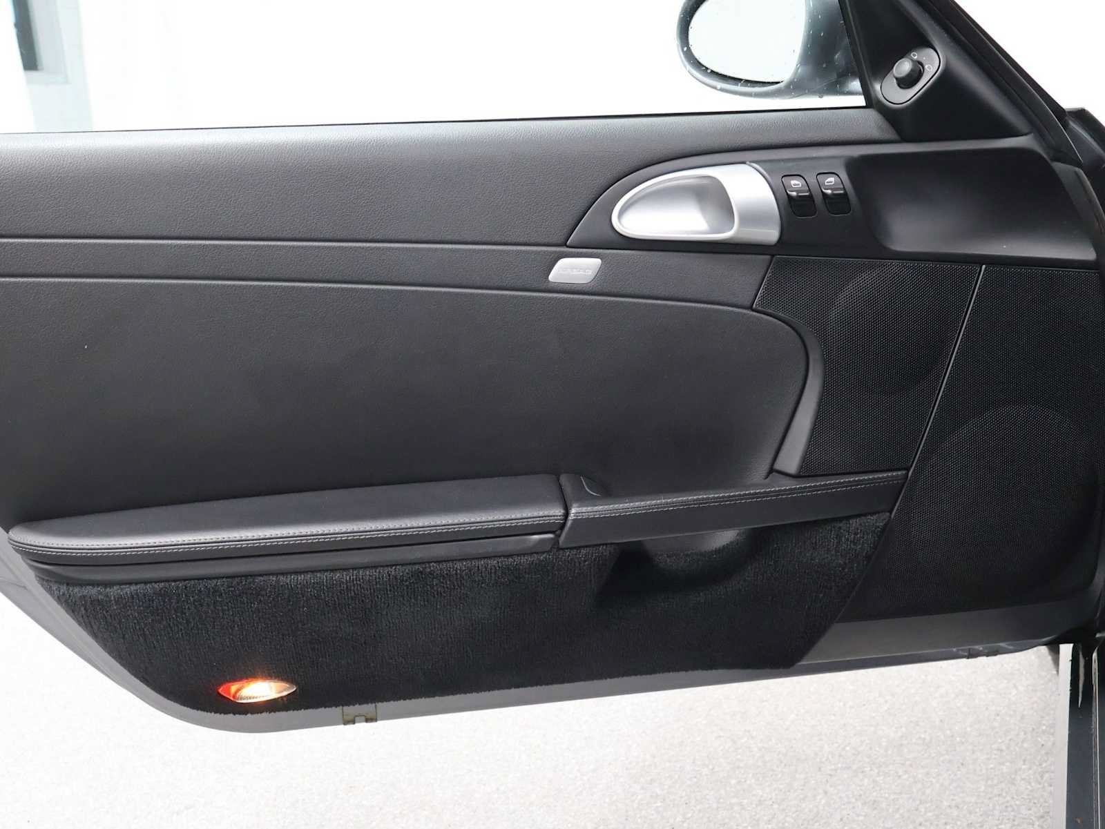 Used 2006 Porsche Cayman S RWD image 15