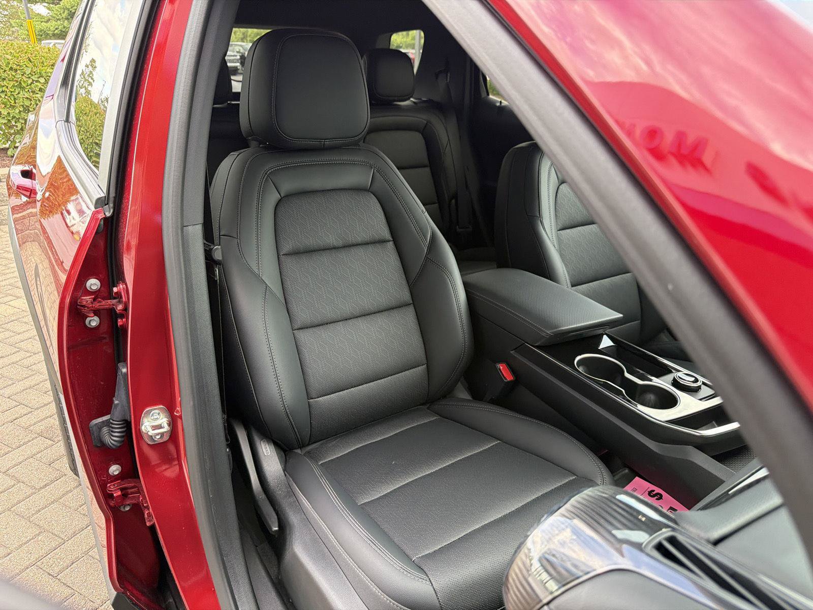 Used 2027 Chevrolet Equinox LT w/ Convenience Package II AWD/4WD image 33