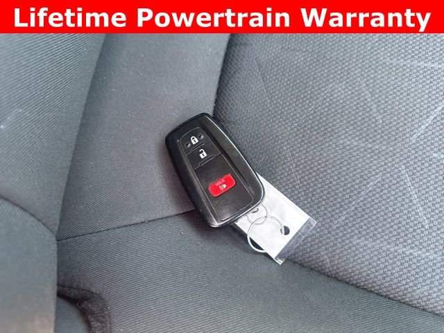 Used 2024 Toyota RAV4 XLE FWD image 5