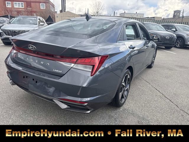 Used 2023 Hyundai Elantra Limited w/ Cargo Package image 7