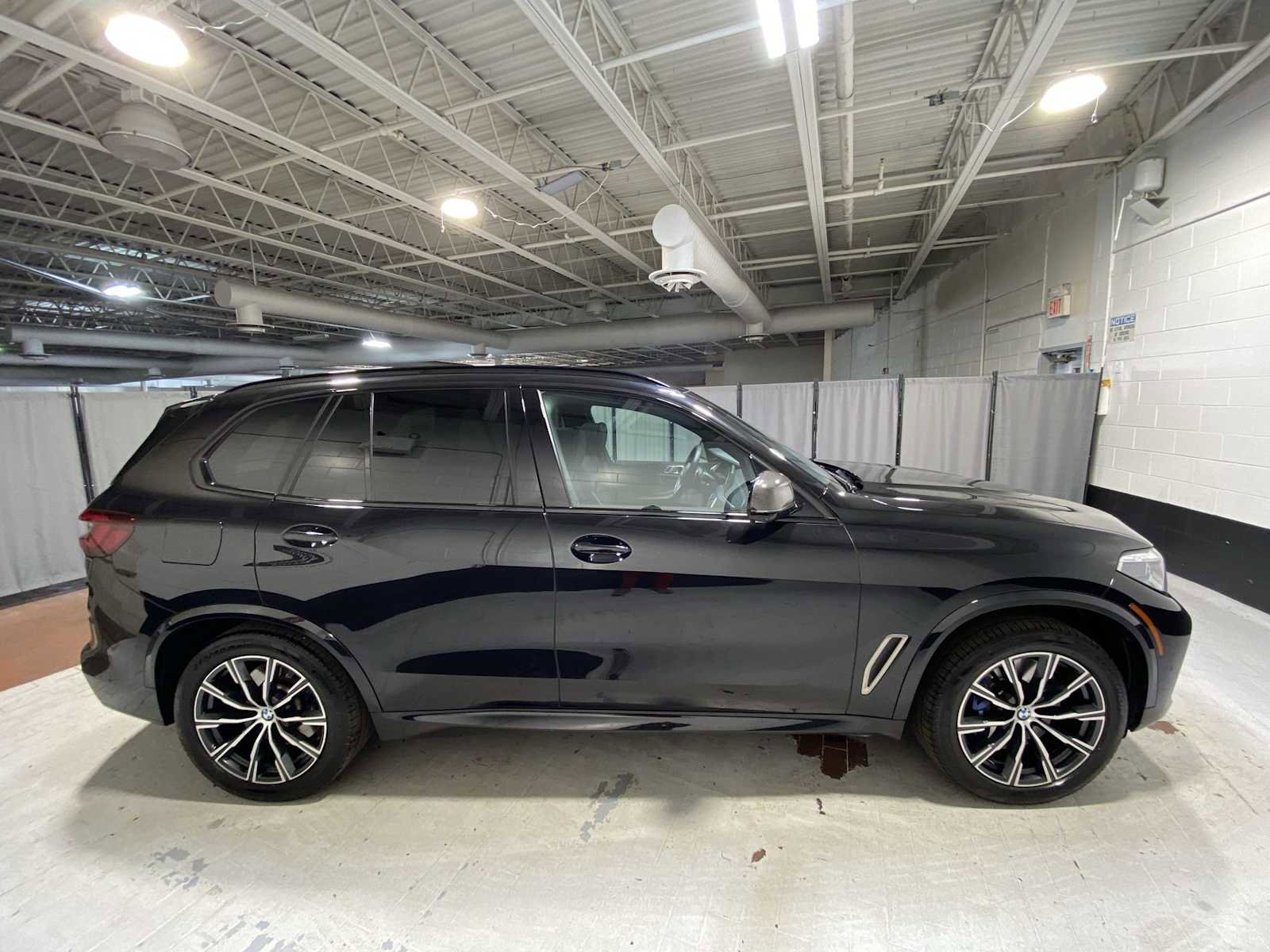Used 2020 BMW X5 M50i image 27