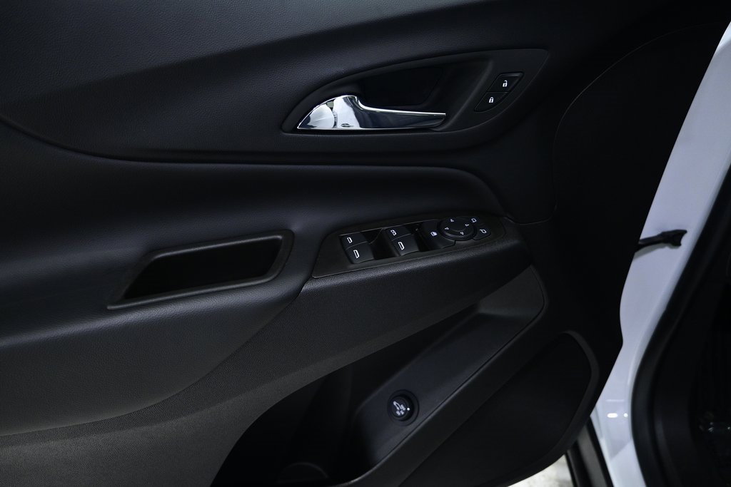Used 2024 Chevrolet Equinox LT image 18