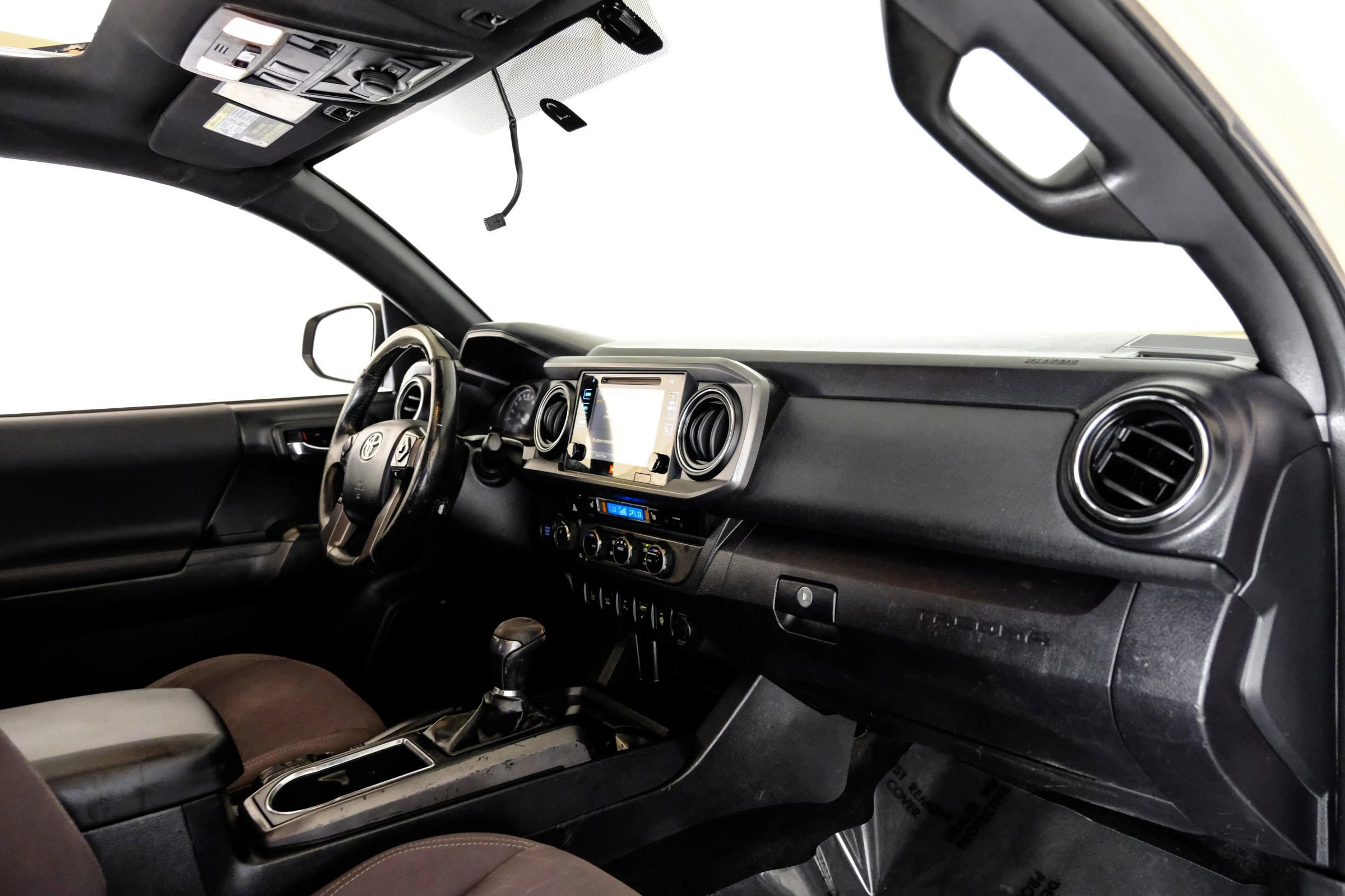 Used 2017 Toyota Tacoma TRD Off-Road image 13