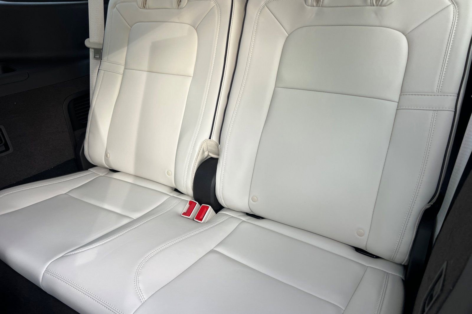 Certified 2023 Lincoln Aviator Black Label Grand Touring w/ Class IV Trailer Tow Package image 15