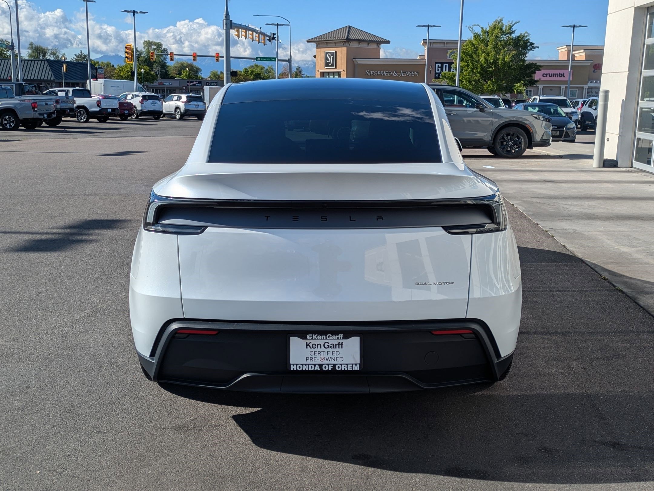 Used 2026 Tesla Model Y AWD image 7