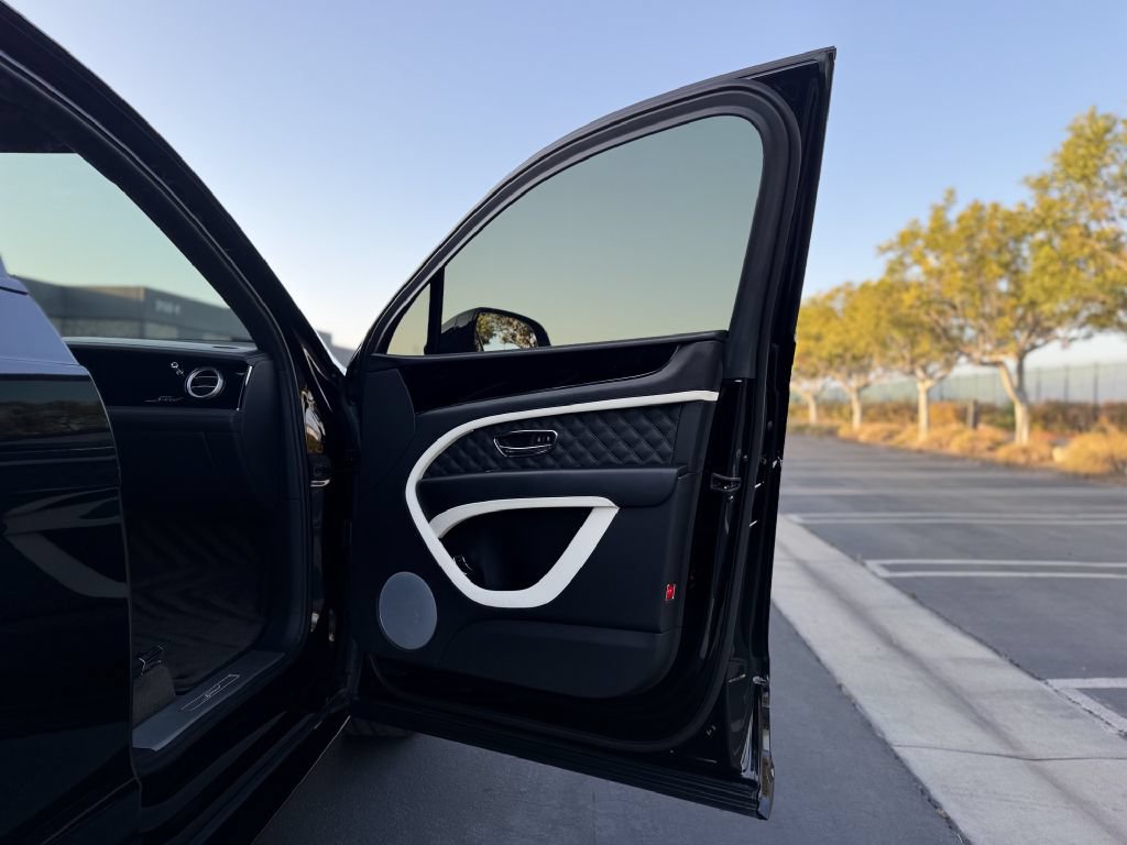 Used 2021 Bentley Bentayga Speed AWD/4WD image 36