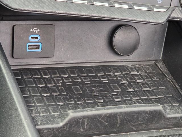 Used 2024 Ford Mustang Premium RWD image 31