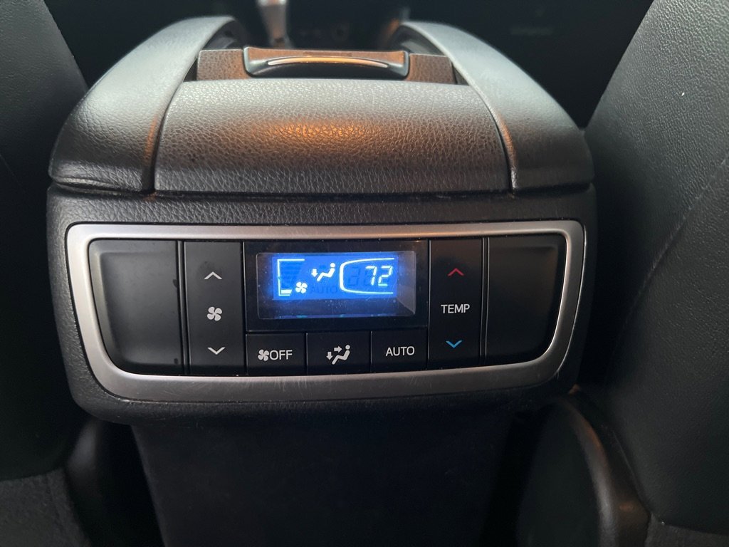 Used 2017 Toyota Highlander XLE image 19