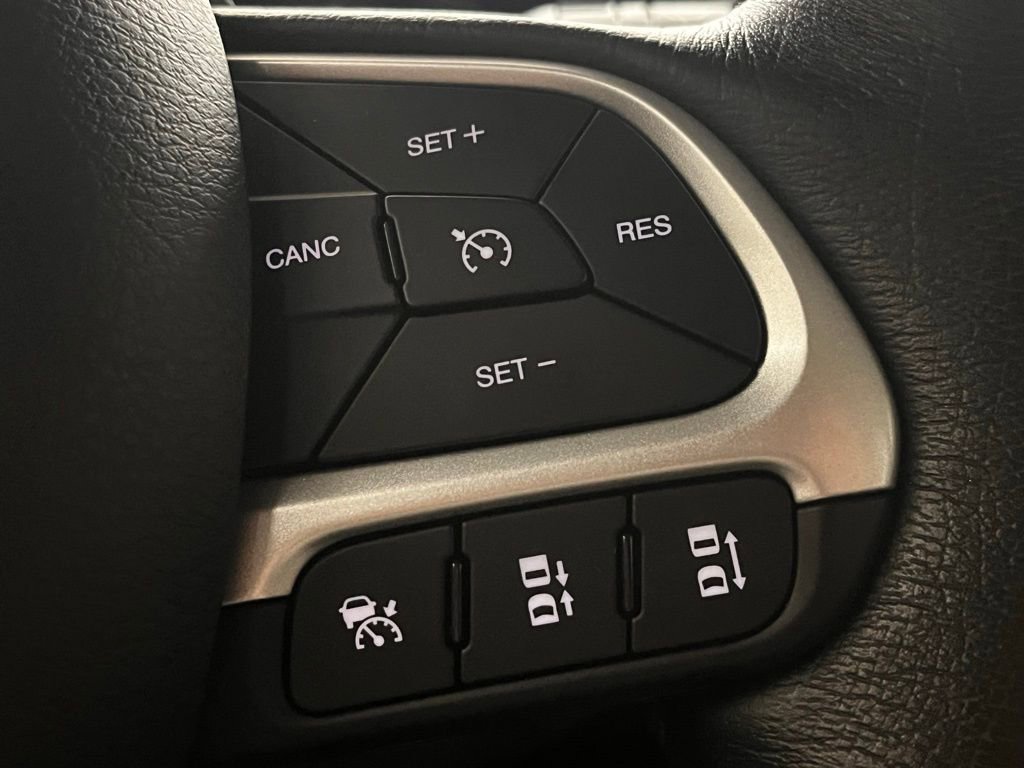 Used 2023 Jeep Renegade Limited image 21