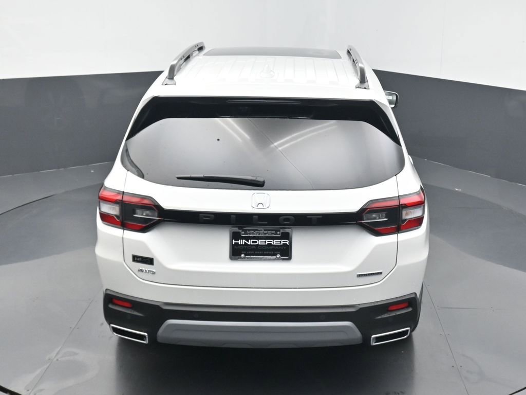 New 2025 Honda Pilot Touring image 12