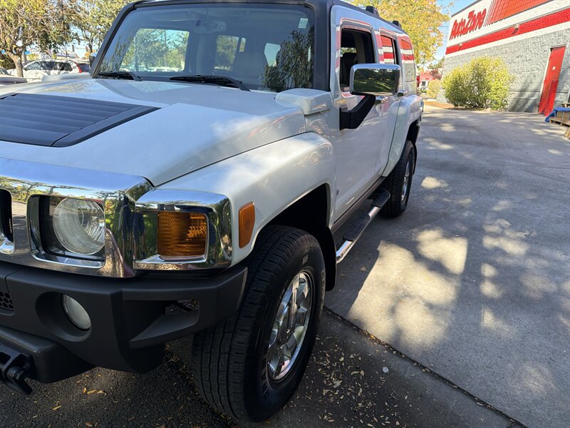 Used 2007 HUMMER H3 AWD/4WD image 13