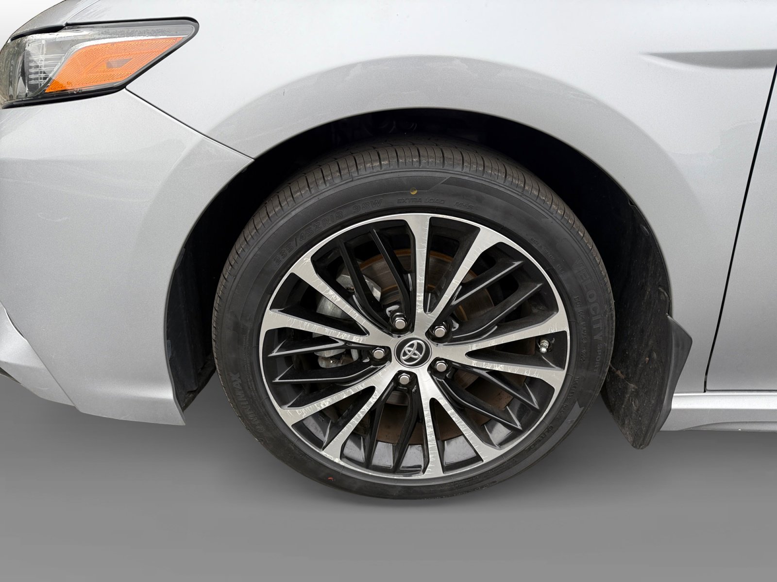 Used 2019 Toyota Camry SE image 9