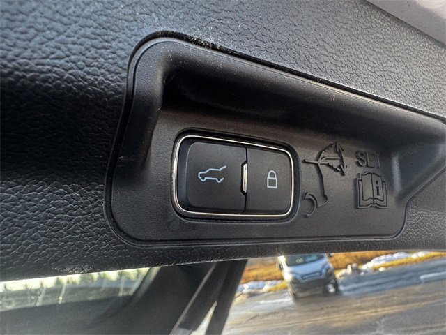 Used 2024 Ford Explorer Limited image 20