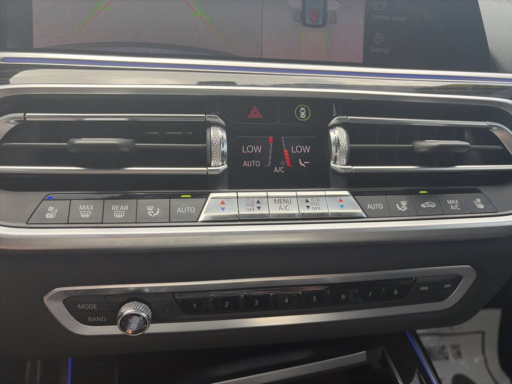 Used 2020 BMW X7 xDrive40i w/ M Sport Package AWD/4WD image 24