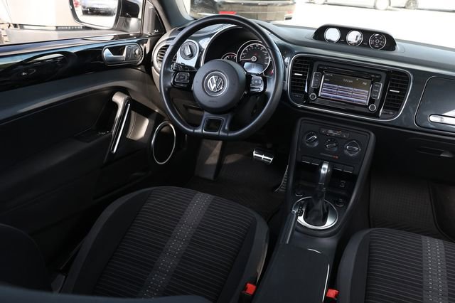 Used 2014 Volkswagen Beetle R-Line FWD image 23