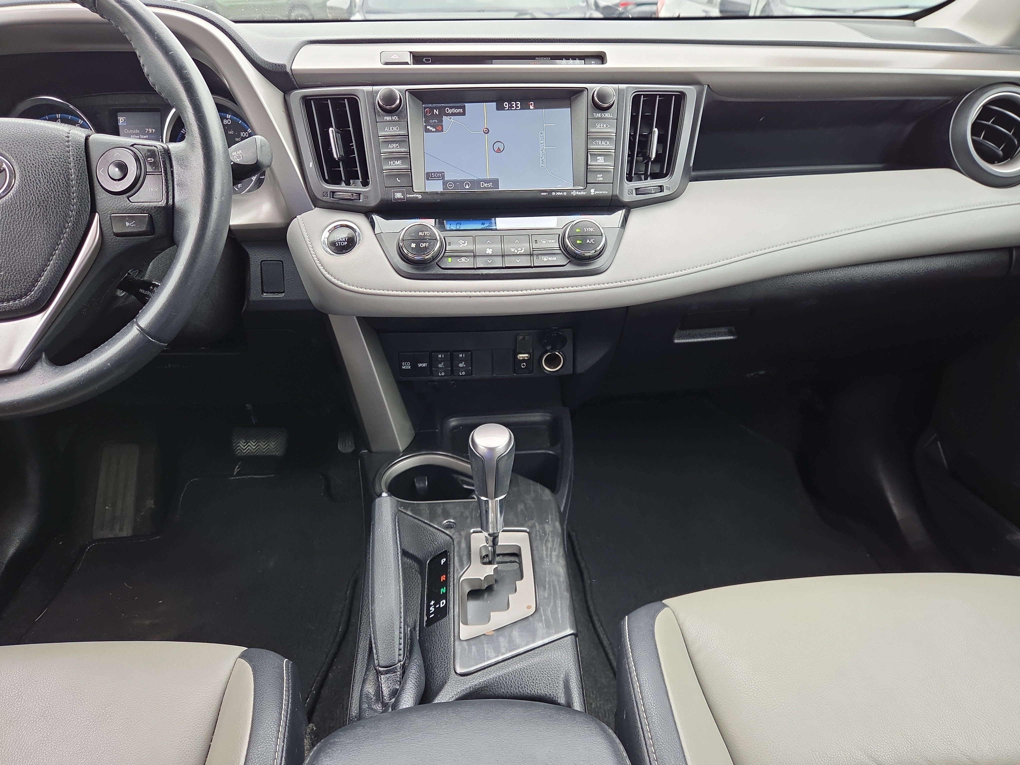 Used 2018 Toyota RAV4 Platinum AWD/4WD image 22