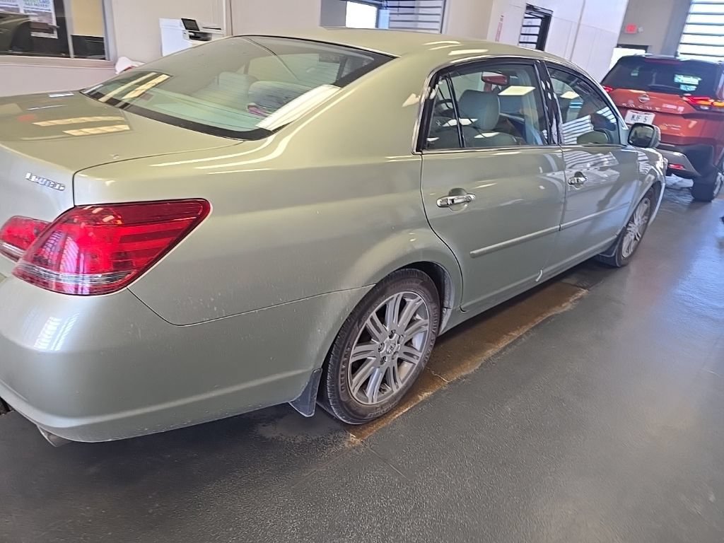 Used 2008 Toyota Avalon XLS FWD image 3