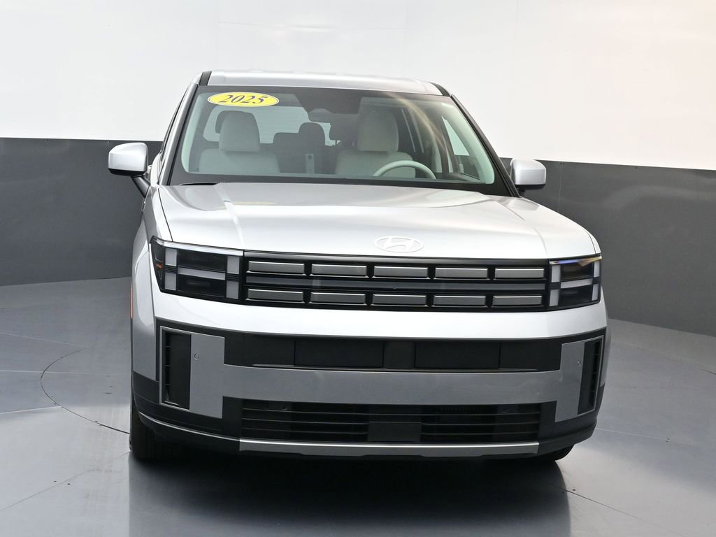 Certified 2025 Hyundai Santa Fe SE image 9