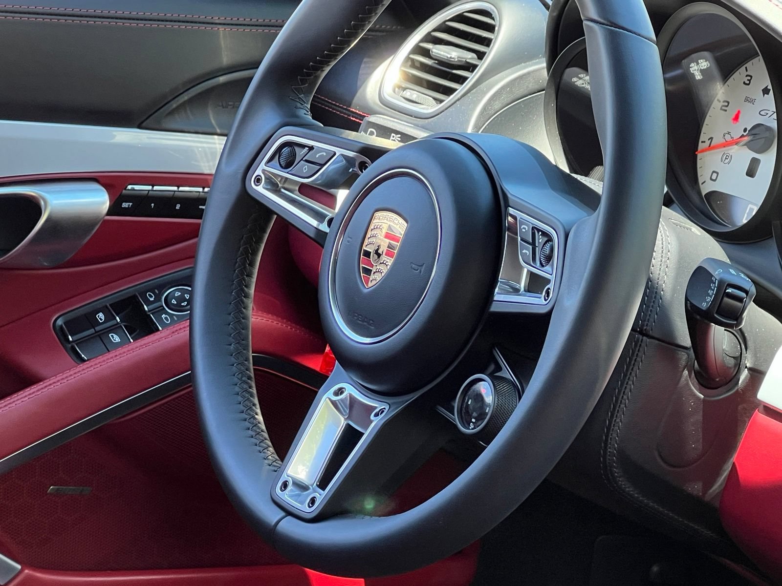 Certified 2025 Porsche 718 Boxster GTS RWD image 20