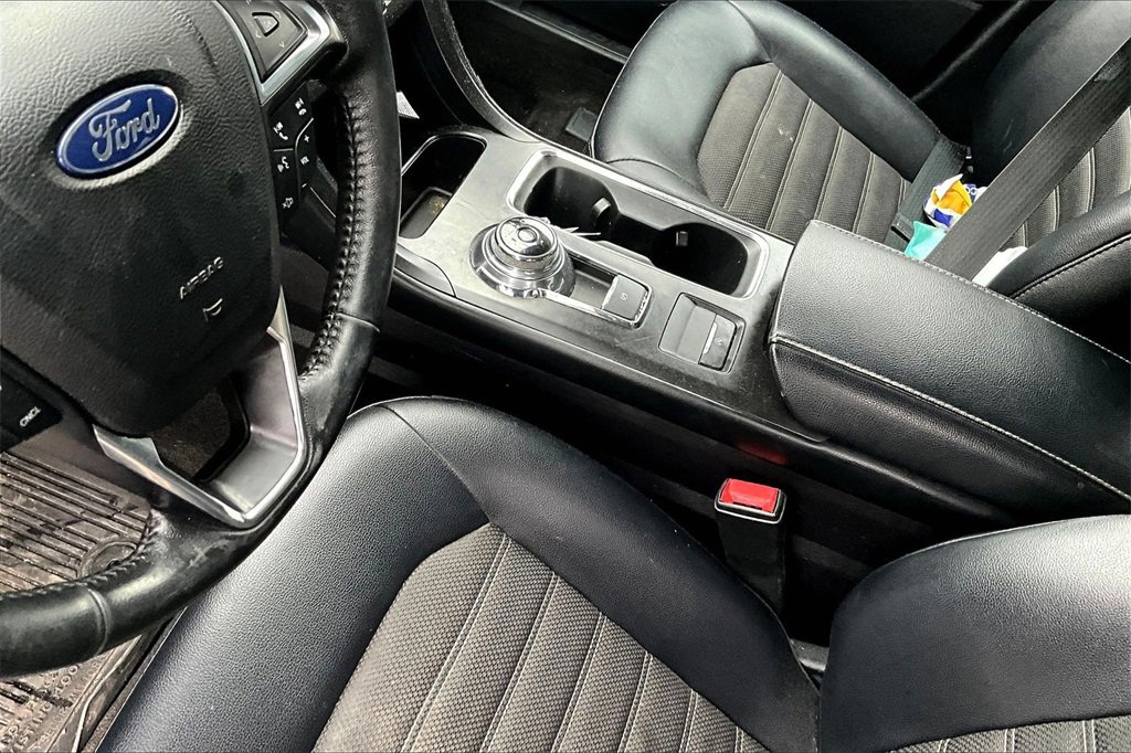 Used 2018 Ford Fusion SE w/ Equipment Group 201A image 13