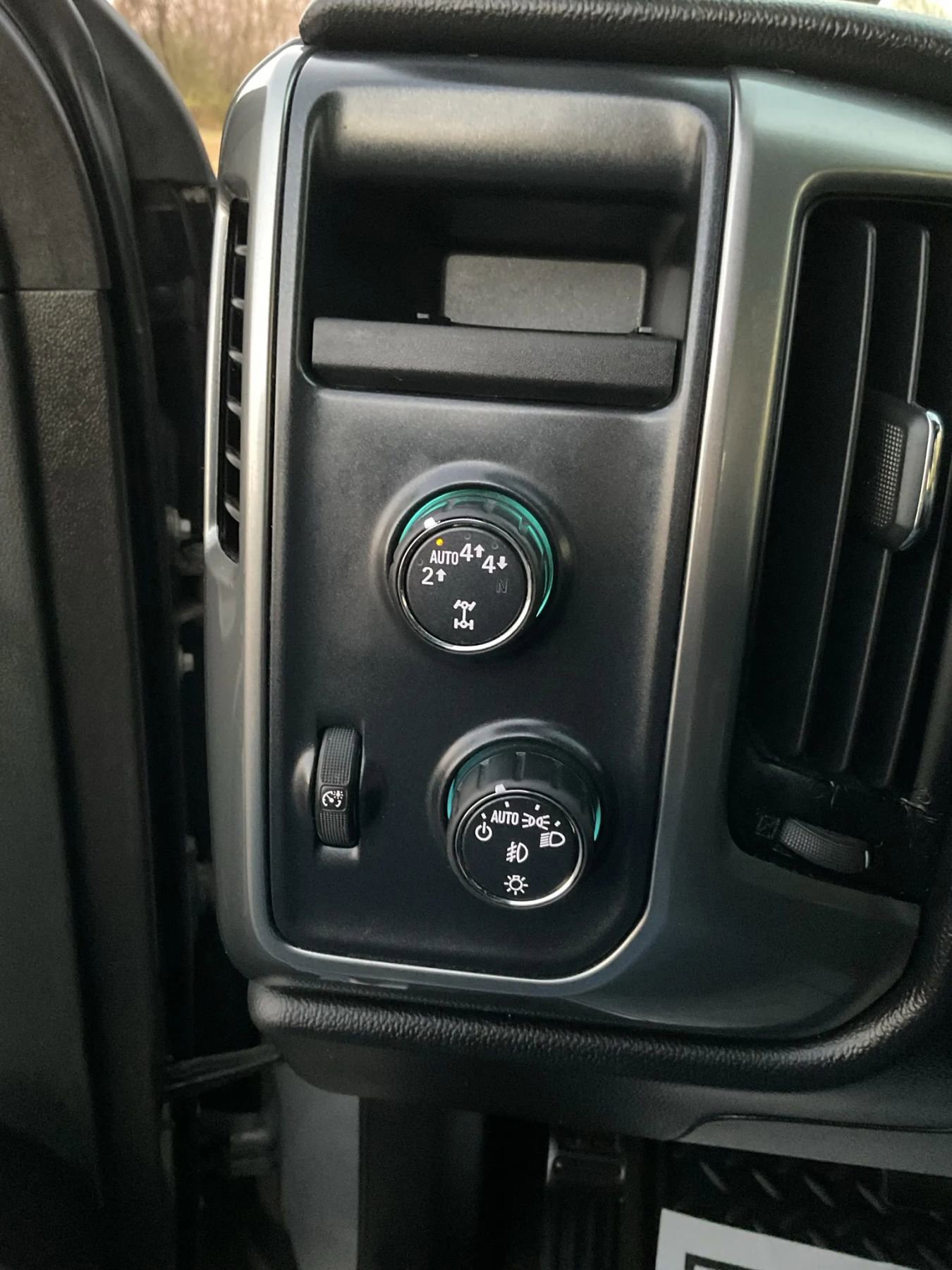 Used 2017 Chevrolet Silverado 1500 LT w/ All Star Edition image 31