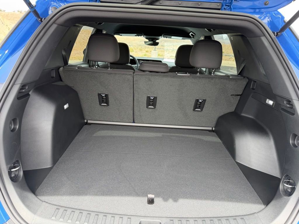 New 2026 GMC Terrain Elevation w/ Technology Package II FWD image 17