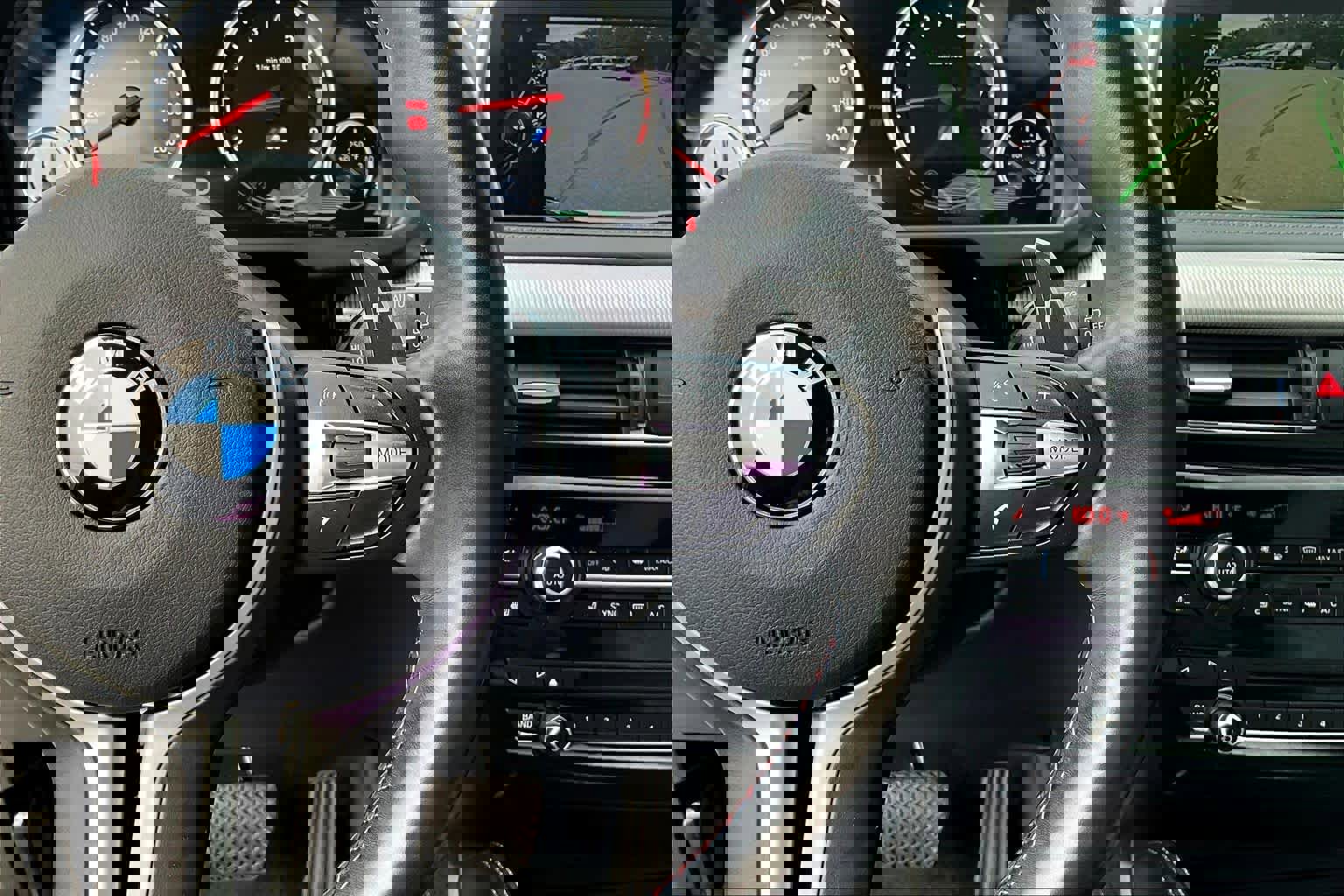 Used 2016 BMW X5 M image 27