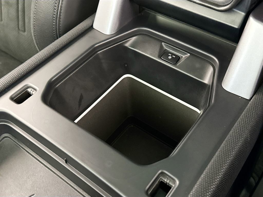 Used 2022 Land Rover Defender 110 V8 image 23