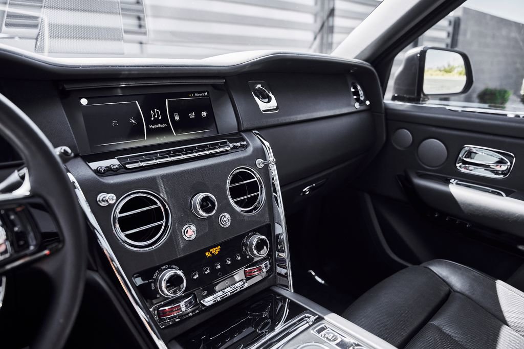 Used 2020 Rolls-Royce Cullinan AWD/4WD image 64