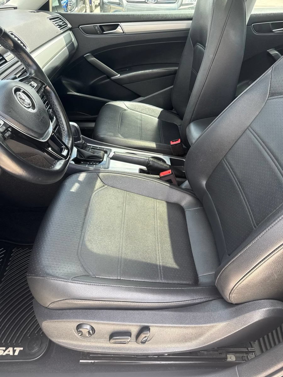 Used 2019 Volkswagen Passat 2.0T Wolfsburg FWD image 16