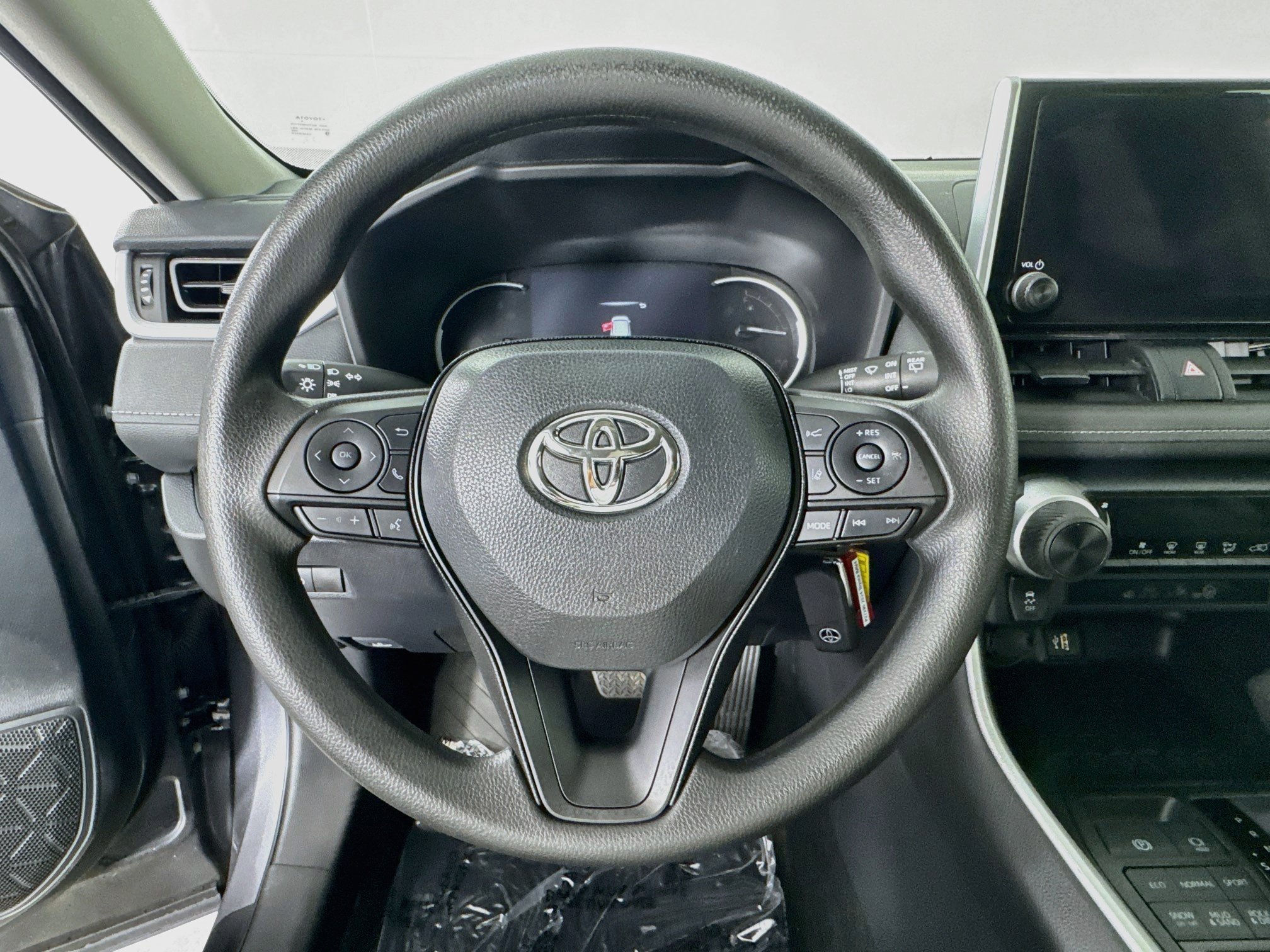 Certified 2024 Toyota RAV4 LE AWD/4WD image 11