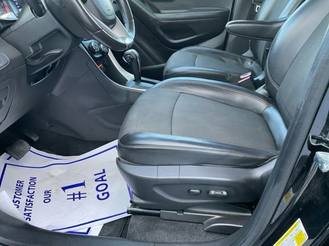 Used 2019 Chevrolet Trax LT w/ LT Convenience Package FWD image 26
