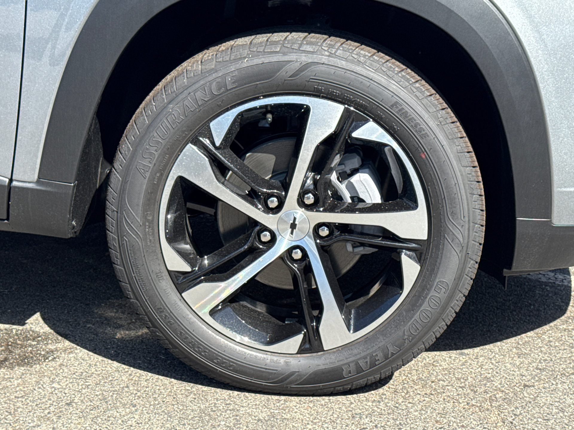 New 2026 Chevrolet Trax RS w/ Driver Confidence Package FWD image 5