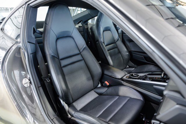 Used 2020 Porsche 911 Carrera S w/ Premium Package RWD image 29