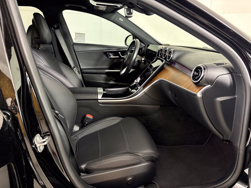 Used 2025 Mercedes-Benz C 300 4MATIC Sedan image 17