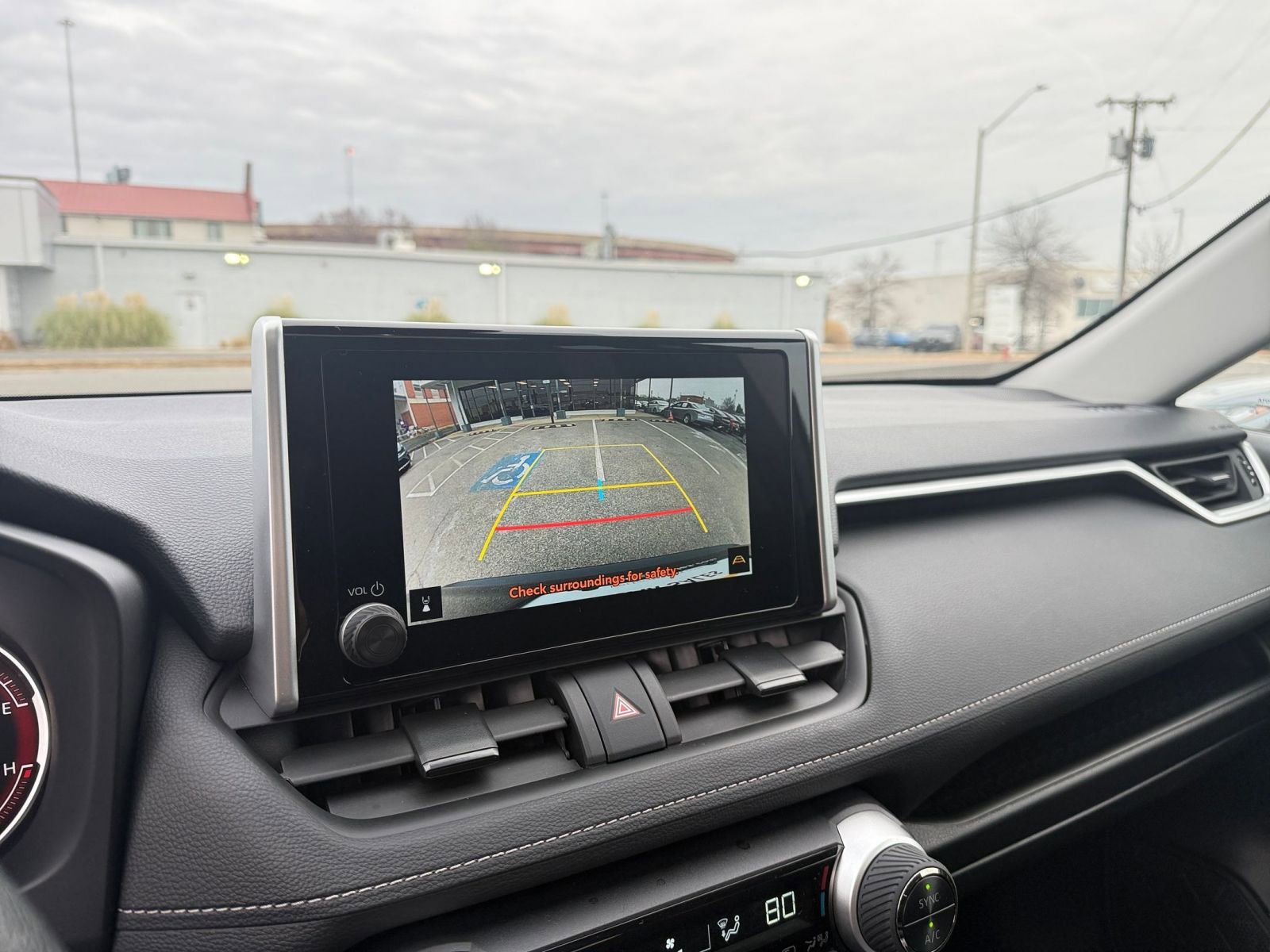 Used 2025 Toyota RAV4 XLE image 17