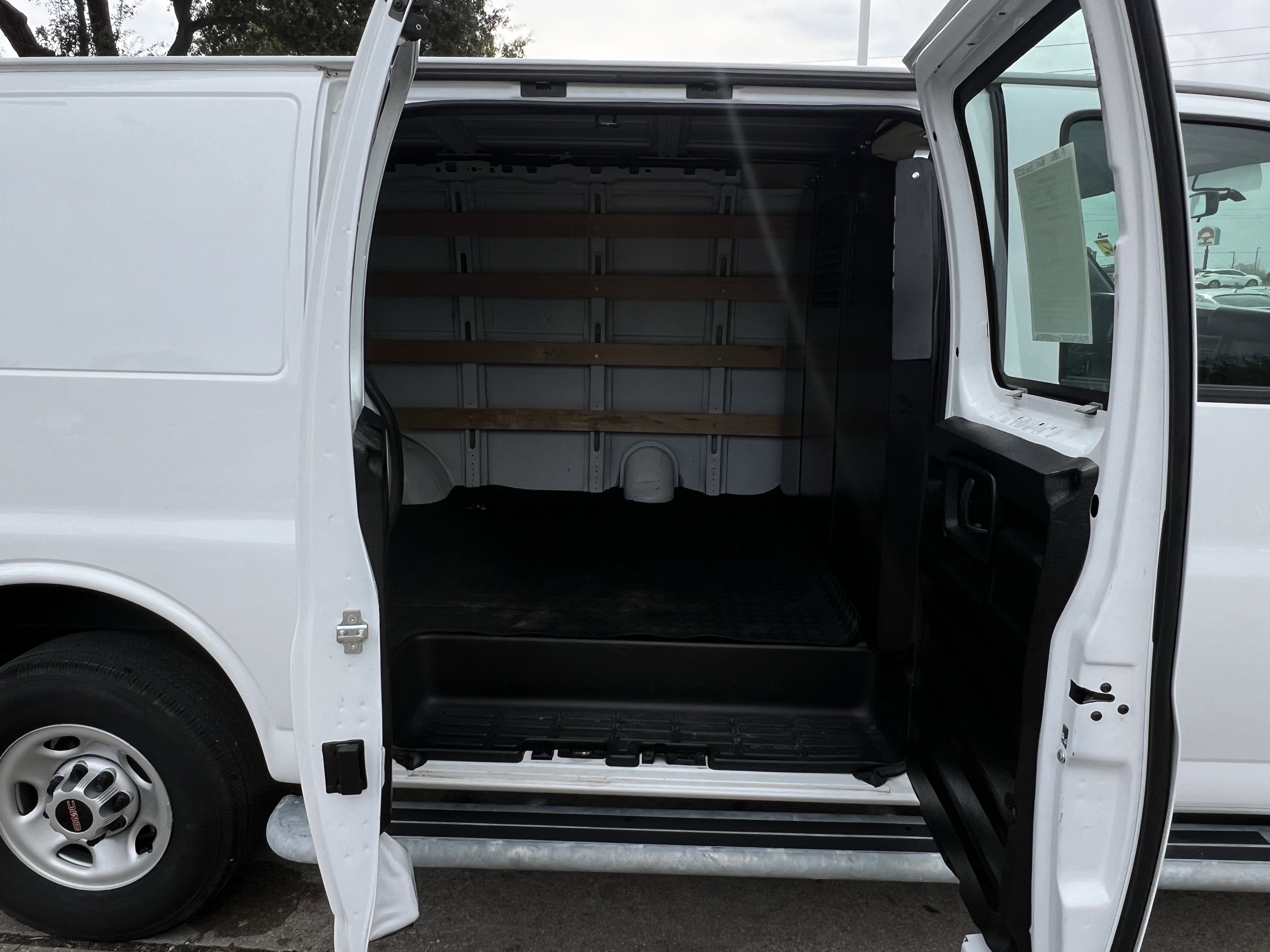 Used 2024 GMC Savana 2500 w/ Driver Convenience Package image 21