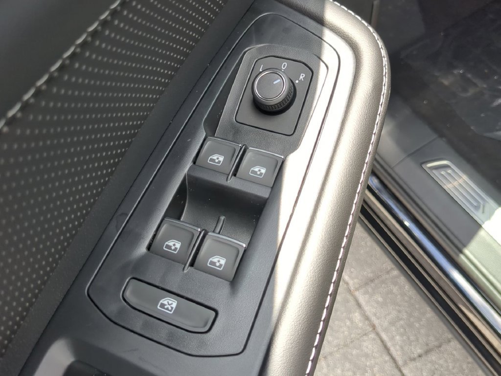New 2026 Volkswagen Atlas SE FWD image 20