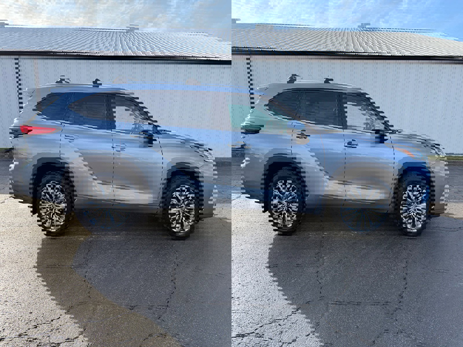 Used 2020 Toyota Highlander Platinum image 2