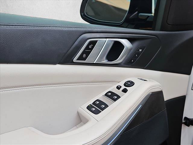 Used 2020 BMW X5 sDrive40i w/ M Sport Package RWD image 21